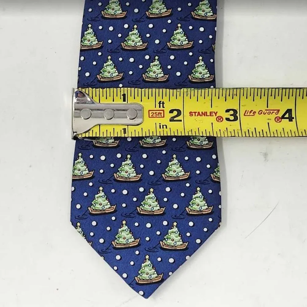 New boys Vineyard Vines Tree & Boat Christmas tie